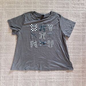 SHEIN • Curve T-Shirt with Bow Design